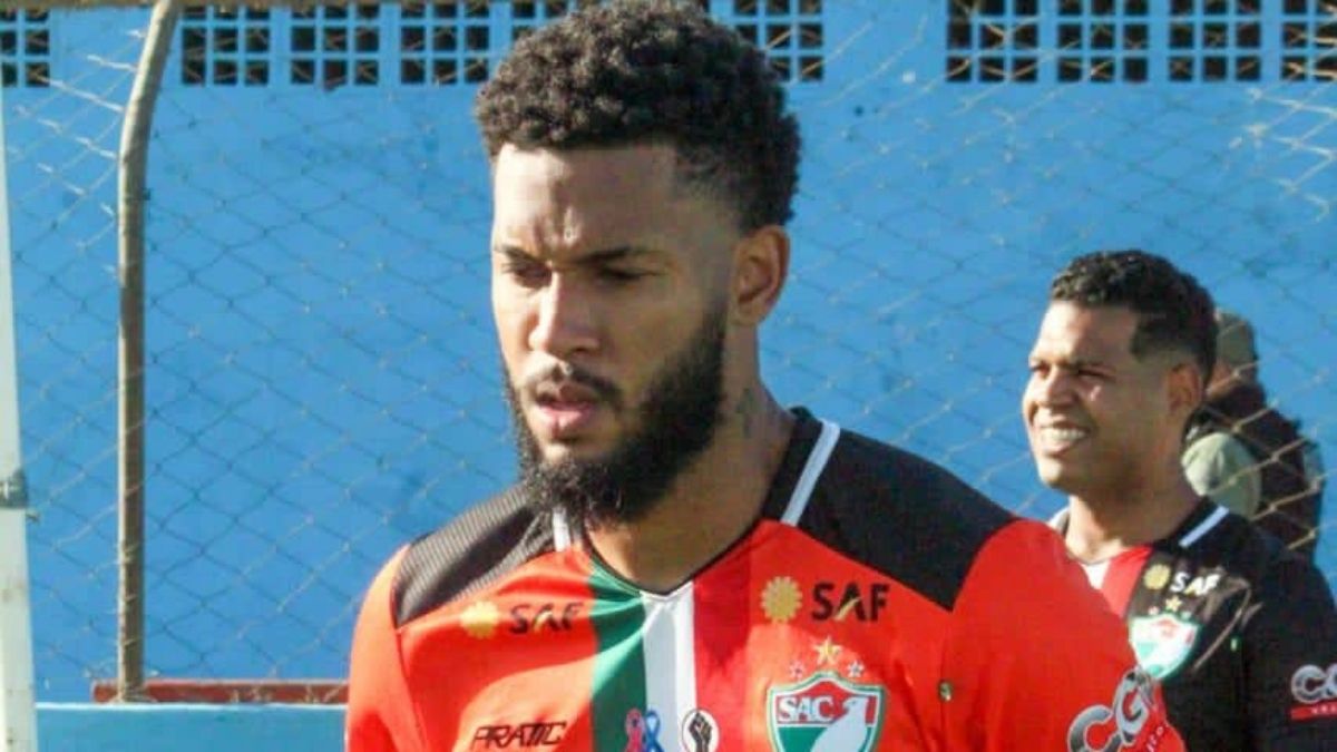 Em busca de um goleiro, Santa Cruz procura Lucas Ferreira, ex-Salgueiro