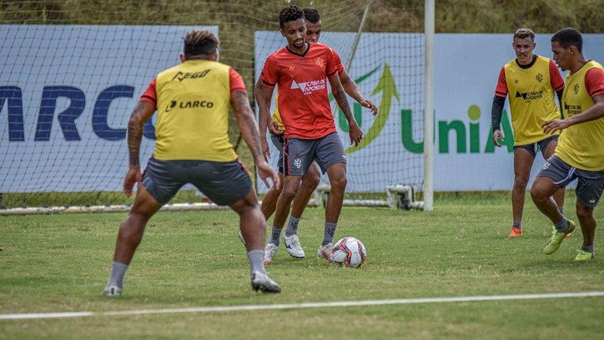 Por força de regulamento, Ronan e mais dois desfalcam Vitória na Copa do Brasil