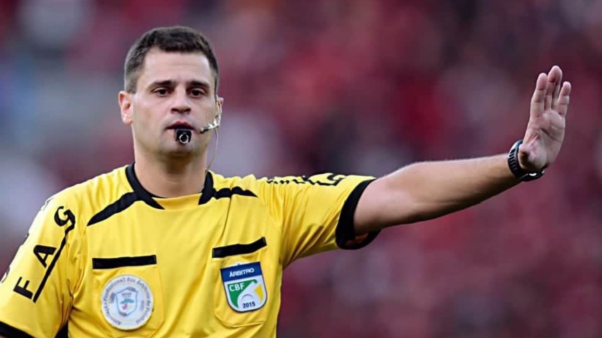 Rafael Traci, árbitro da FIFA, apita Clássico das Emoções na semifinal
