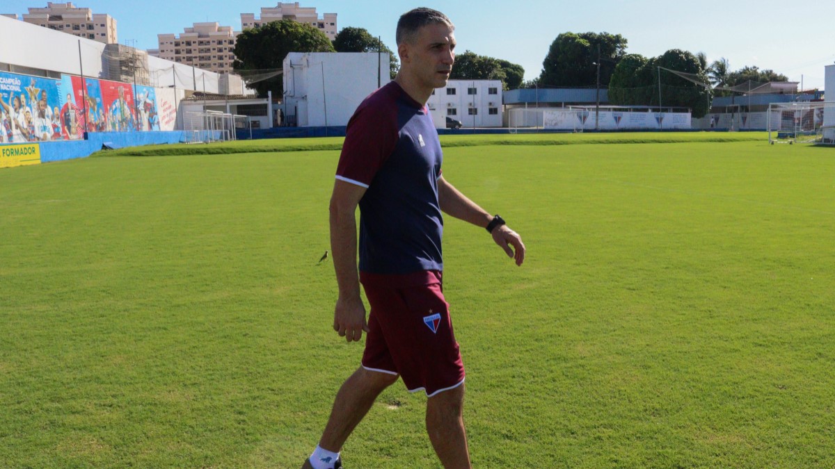 Com sua metodologia, Vojvoda aplica treino também em dia de jogo do Fortaleza