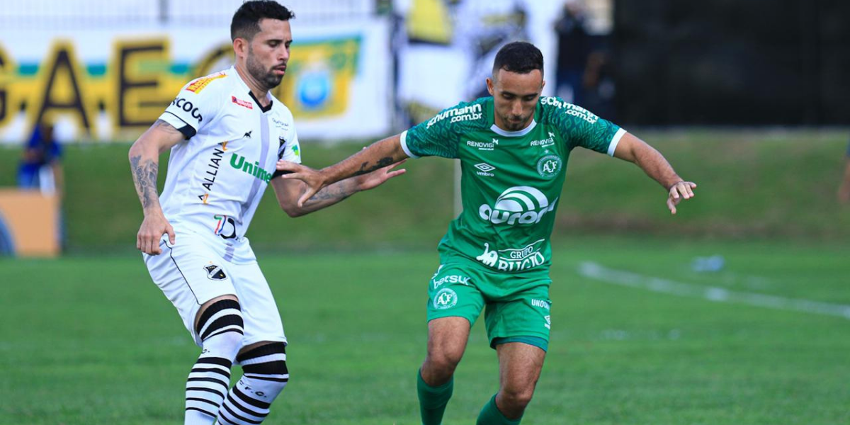 No Frasqueirão, ABC faz três na Chape e avança na Copa do Brasil