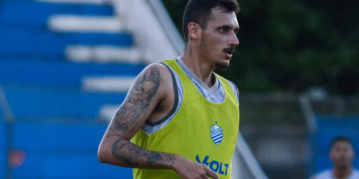 Recuperado, Bruno Mota volta a treinar e vira opção no CSA