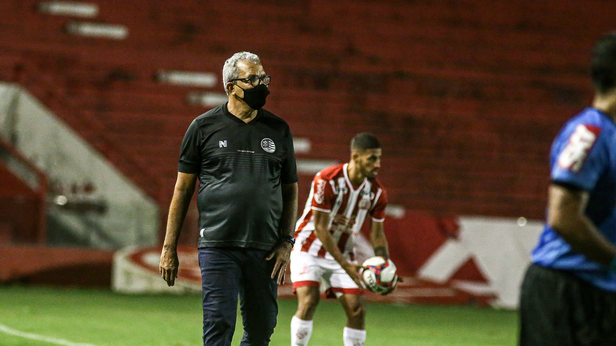 Hélio elogia equipe e destaca início do 2ºT: “Fomos arrasadores”