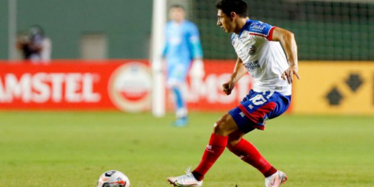 Bahia oficializa transferência do atacante Óscar Ruiz para o Juventude