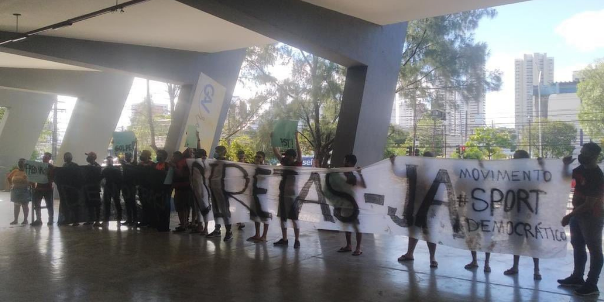 Torcedores do Sport protestam na Ilha por eleição direta: 'Não ao golpe' 1 Posts