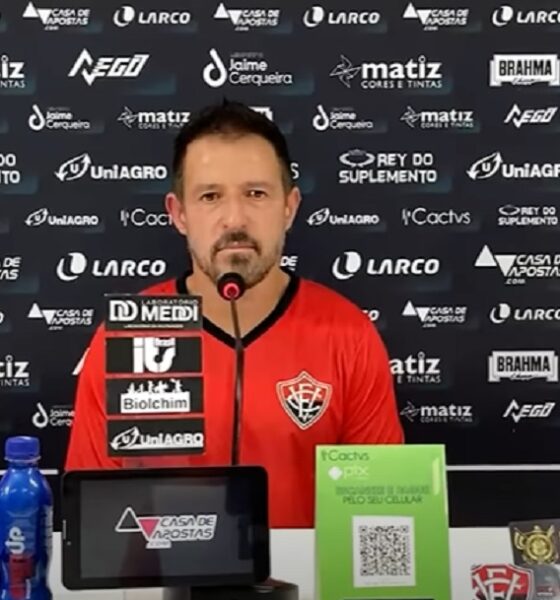 Ramon Menezes, técnico do Vitória
