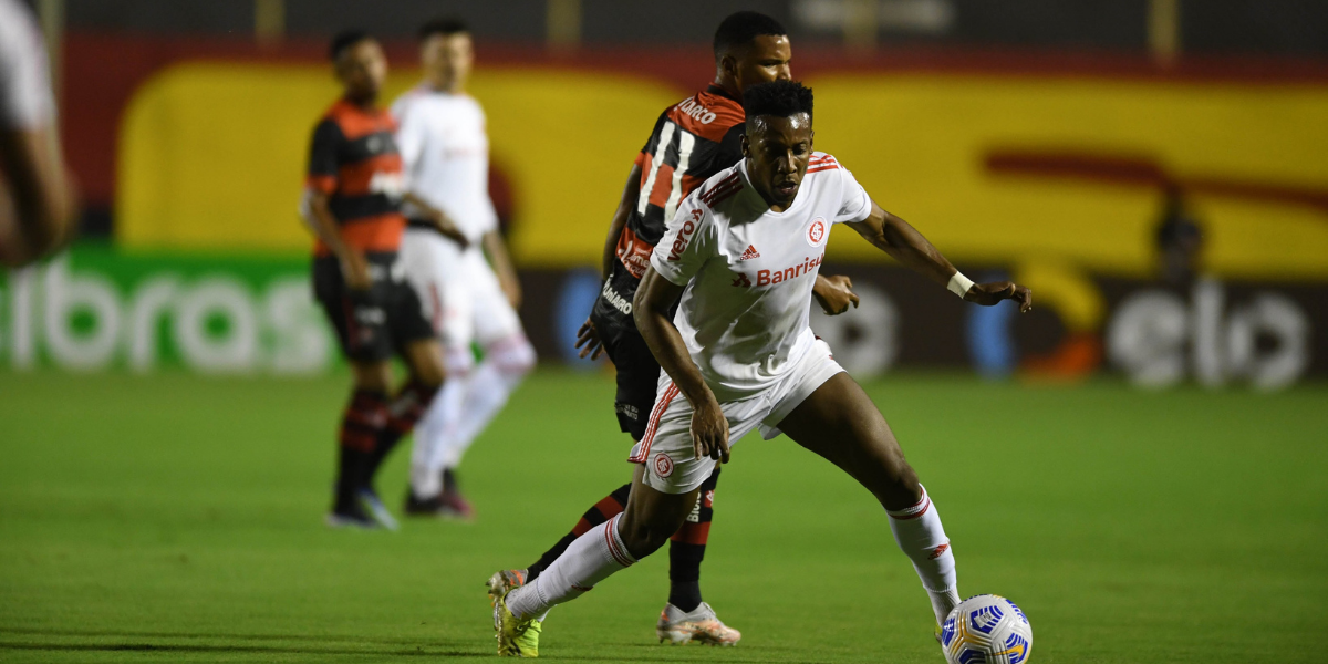 No Barradão, Vitória perde para o Inter pela ida da Copa do Brasil