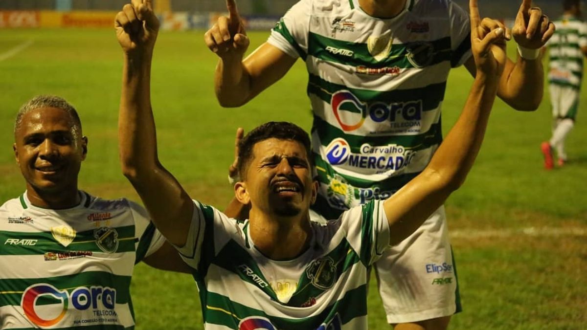 Com gols nos acréscimos, Altos bate o Manaus e assume liderança na Série C