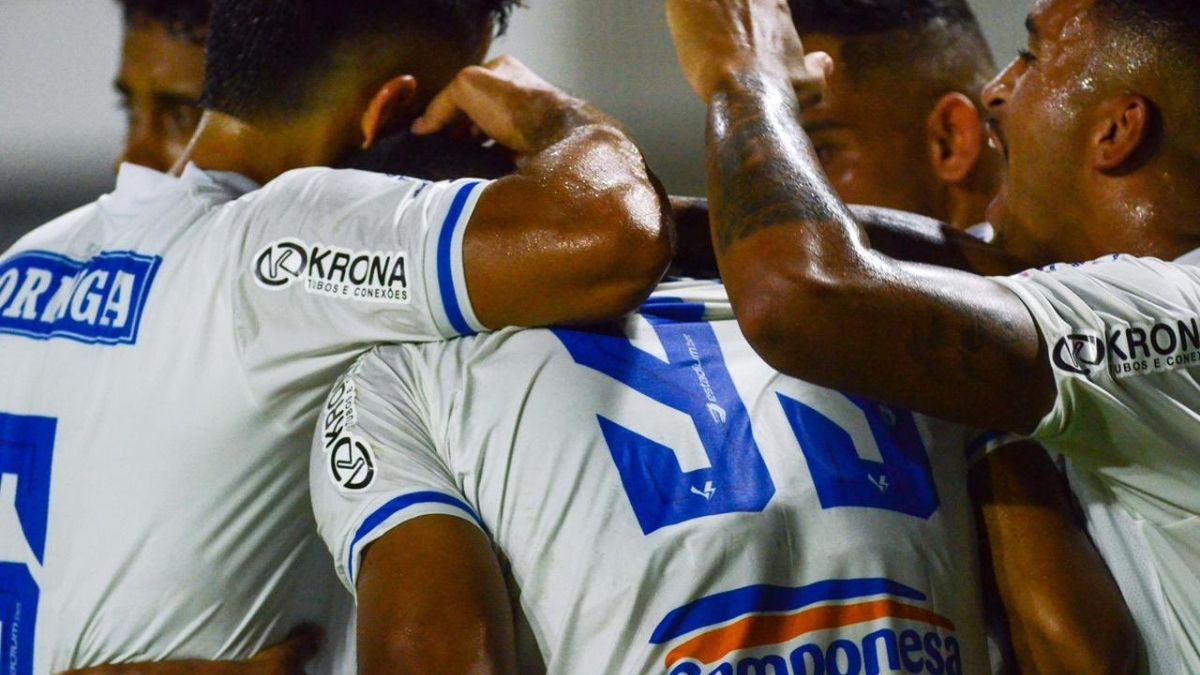 No reencontro com Mozart Santos, CSA derrota o Cruzeiro, de virada