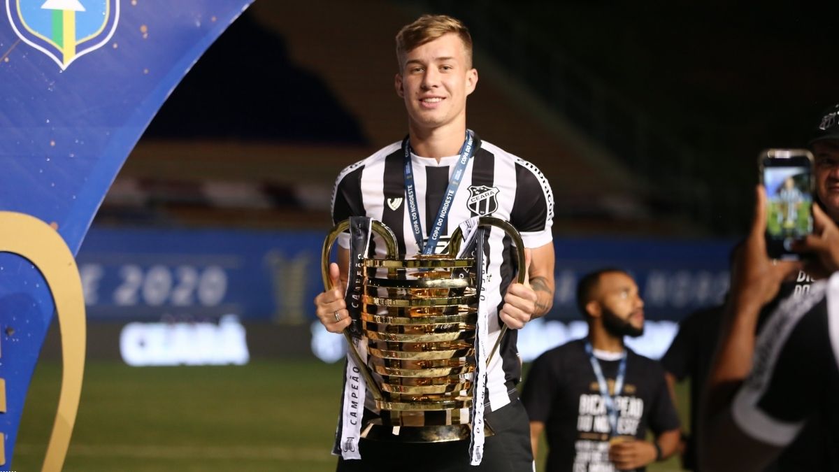 Ceará acerta venda de volante Charles para o futebol dinamarquês