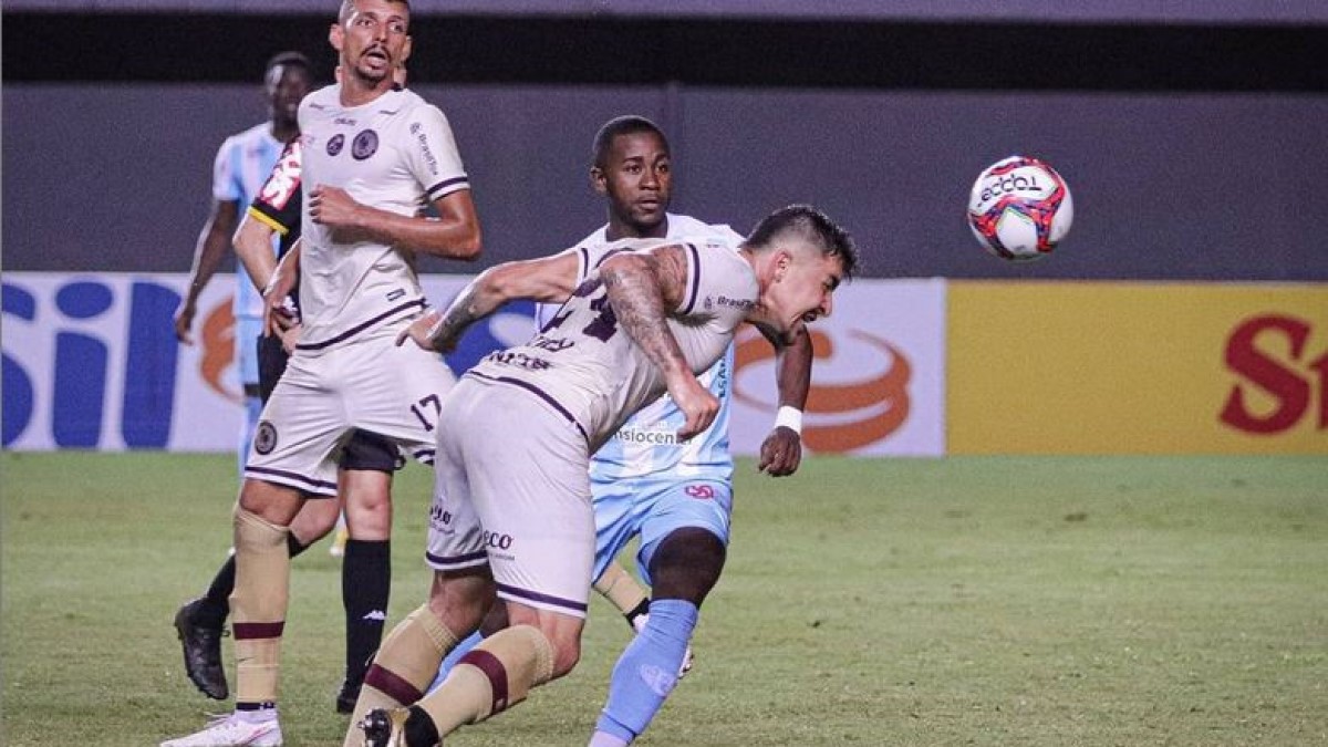 Jacuipense vacila no 1º tempo e perde para Paysandu na Série C