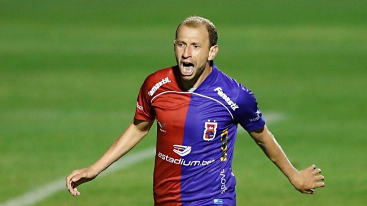 Ex-Juventude e Paraná, meia Renan Bressan acerta com CRB