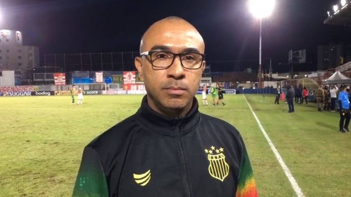 Botafogo-PB volta atrás, desiste de Leston Júnior e anuncia Felipe Surian