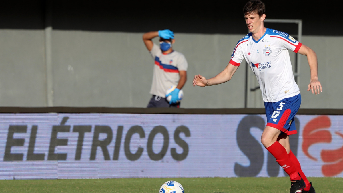 Após lesão, Conti será reavaliado e vira dúvida no Bahia contra Palmeiras