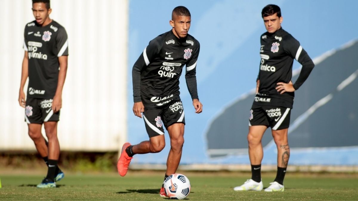 Corinthians nega empréstimo do lateral Igor Formiga, mas Náutico ainda quer manter negociação