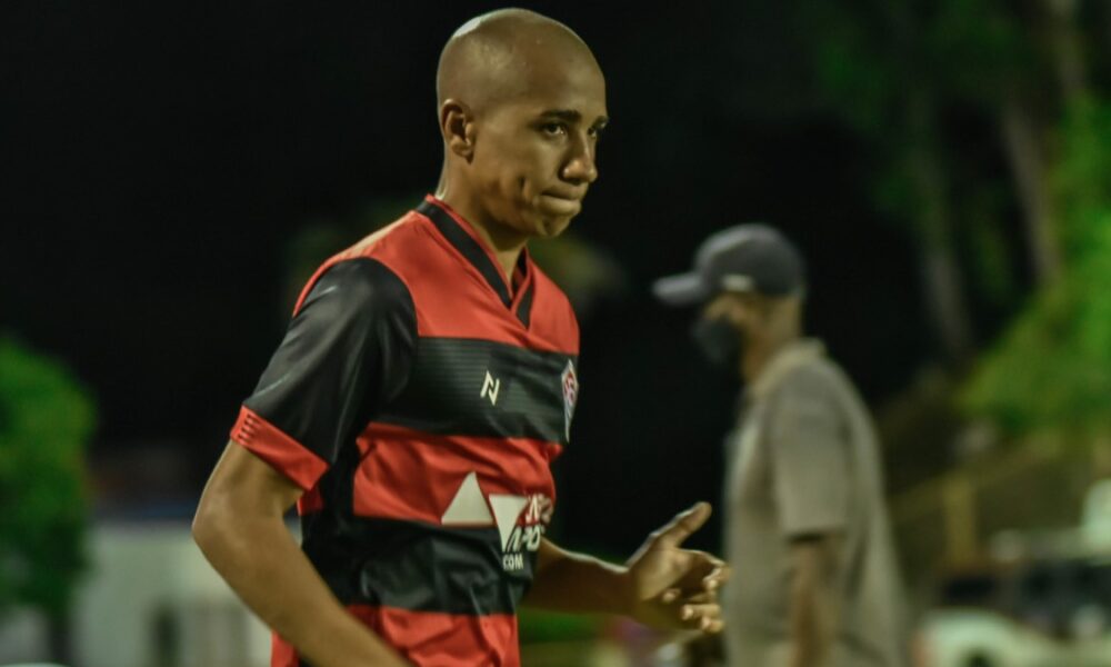 Com lesão, Pablo Siles desfalca Vitória contra Grêmio na Copa do Brasil -  NE45