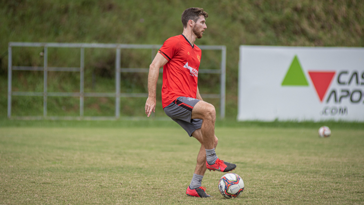 Com retornos de Raul Prata e Wesley, Vitória inicia preparação para jogo contra Londrina