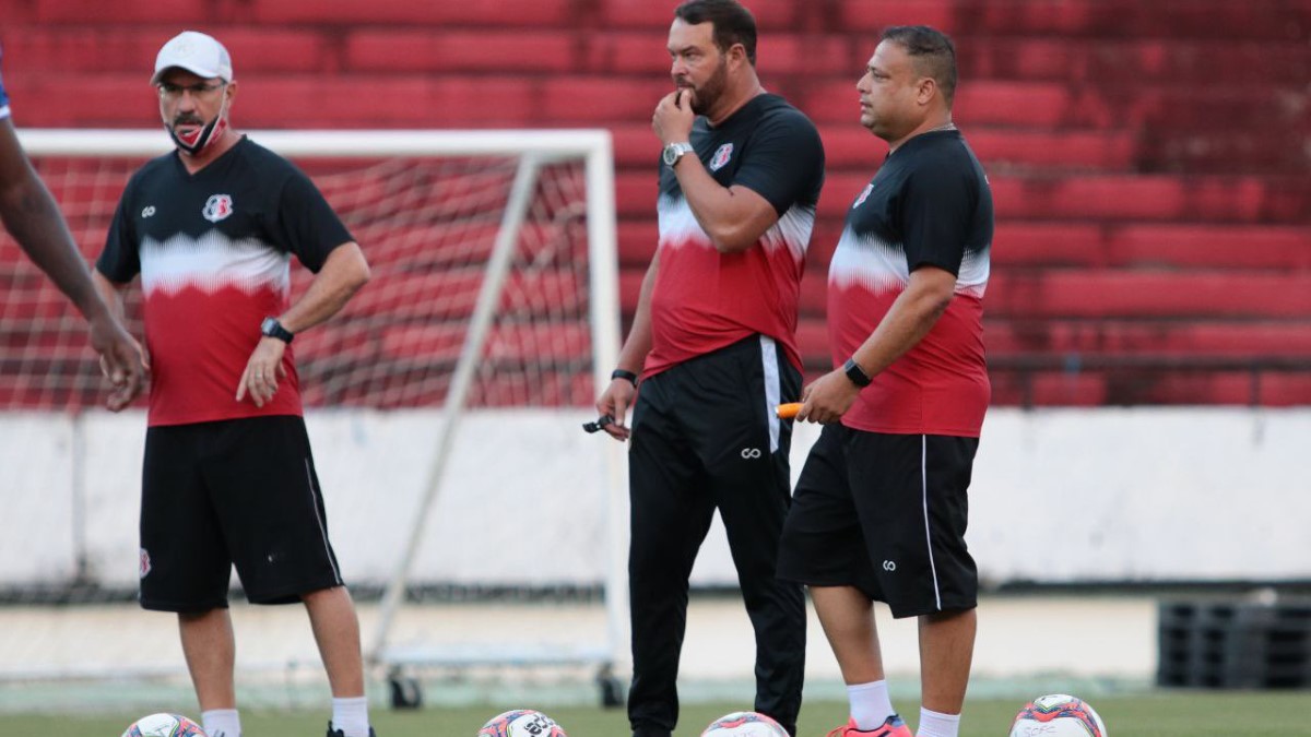 Técnico enaltece grupo do Santa Cruz, mas vê triunfo como fundamental