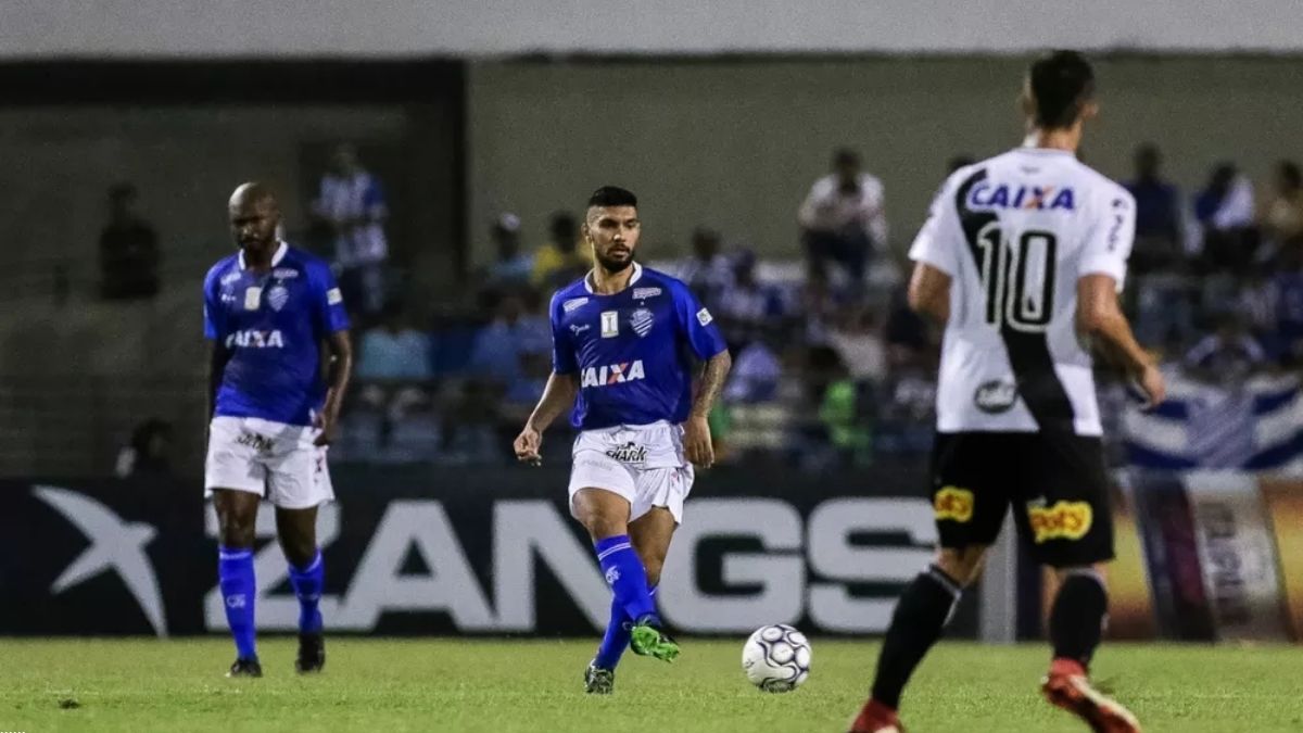 Diretoria do CSA diz que não vai mais esperar Yuri por renovação e mira substituto