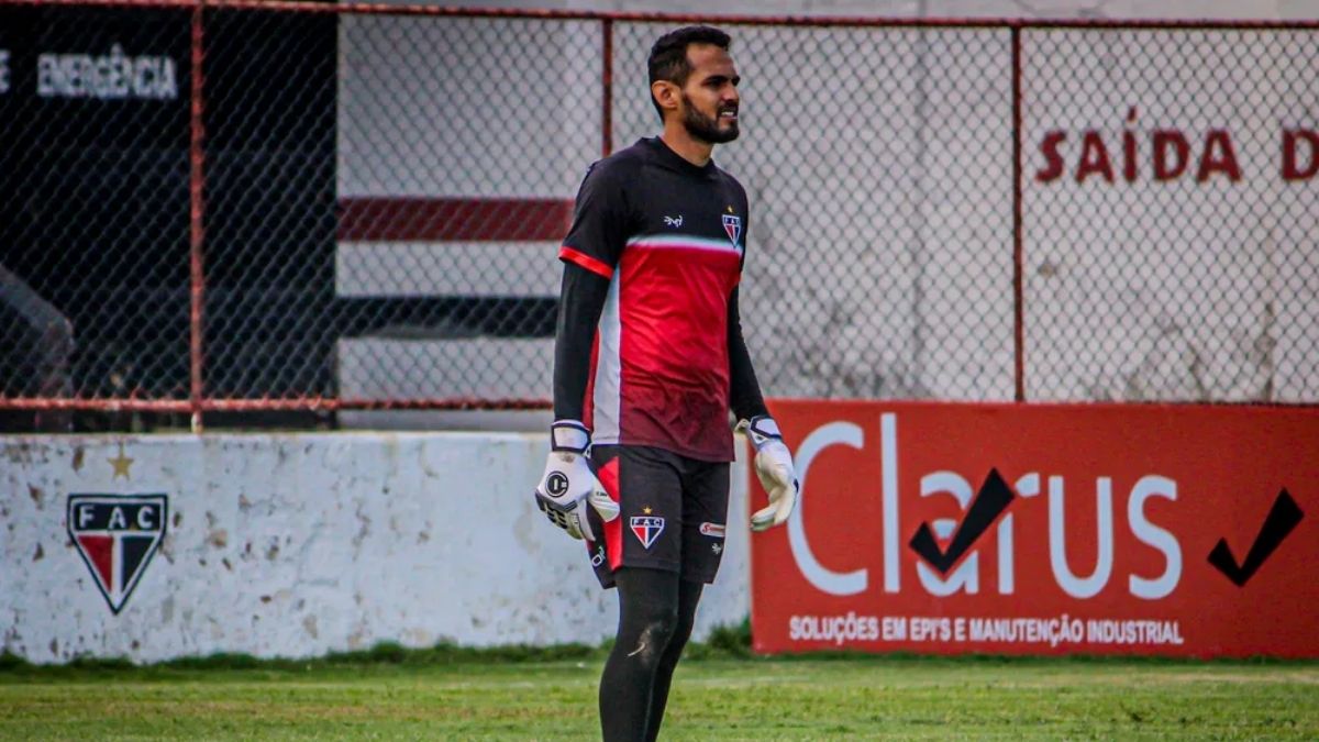 Ferroviário: após cirurgia, Jonathan retorna aos treinos com bola
