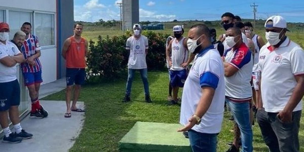Direção e jogadores do Bahia são cobrados por organizada em reunião 1 Posts