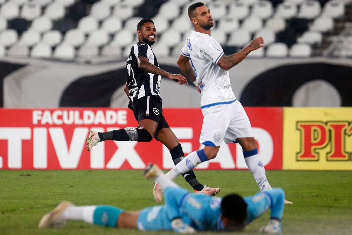 Em jogo atrasado, CSA perde para o Botafogo e desperdiça chance de encostar no G4