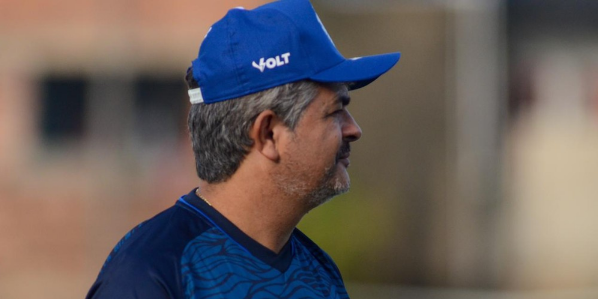 Com técnico, CSA encerra preparação contra Goiás; veja provável time