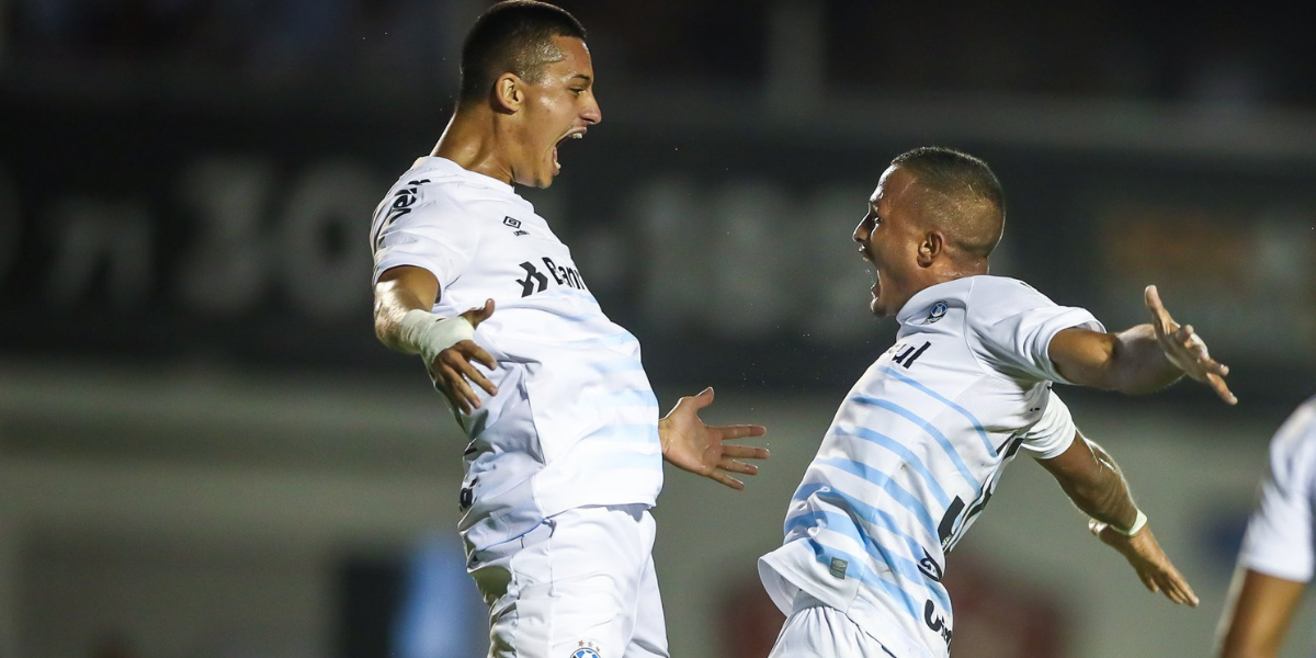 Vídeo: assista aos gols da derrota do Vitória para o Grêmio, no Barradão