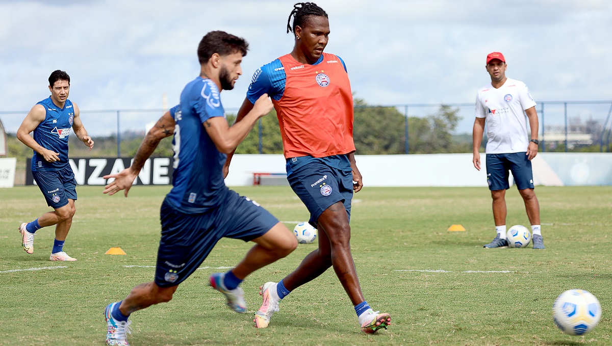 Rodallega participa de primeiro treino com o elenco do Bahia