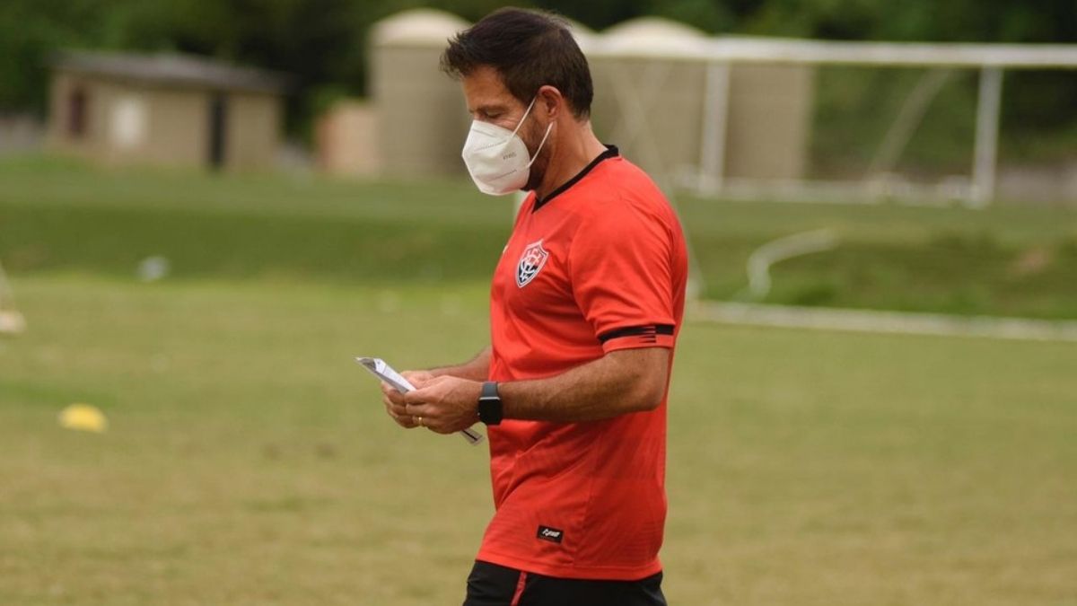 Com um desfalque, Vitória encerra preparação para encarar o Goiás