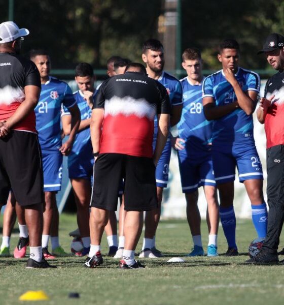 Santa Cruz, elenco, Roberto Fernandes