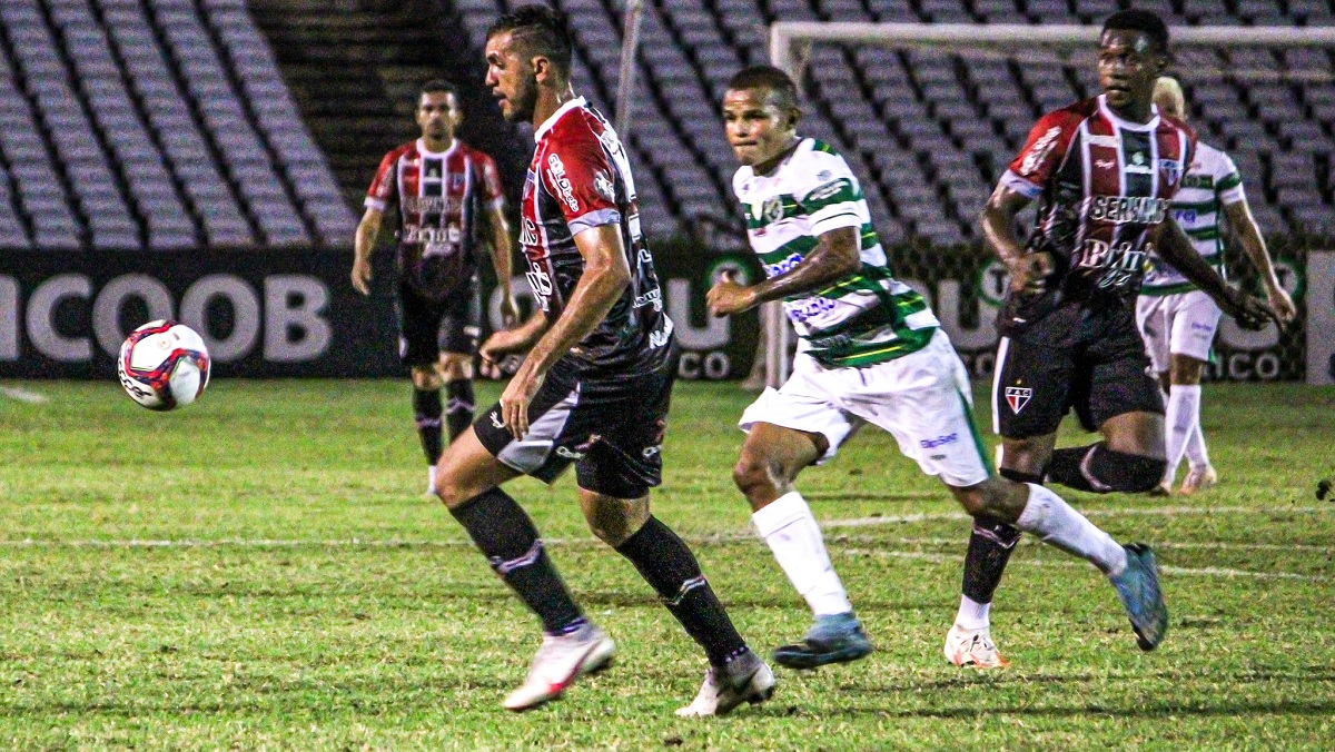Ferroviário marca no último minuto e empata com o Altos pela Série C