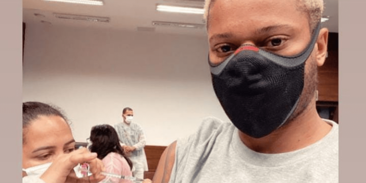 Atletas do Sport se vacinam contra Covid-19: ‘Viva o SUS’, diz André