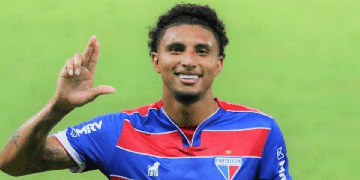 Fortaleza negocia a permanência do volante Éderson com o Corinthians