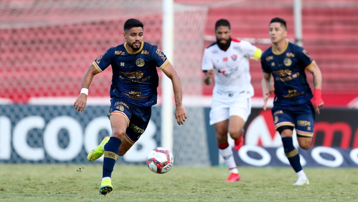 Náutico sai na frente, Vitória empata e equipes ficam num 1×1 ruim para os dois