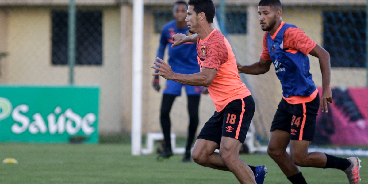 Louzer projeta utilização de Hernanes no Sport contra Flamengo