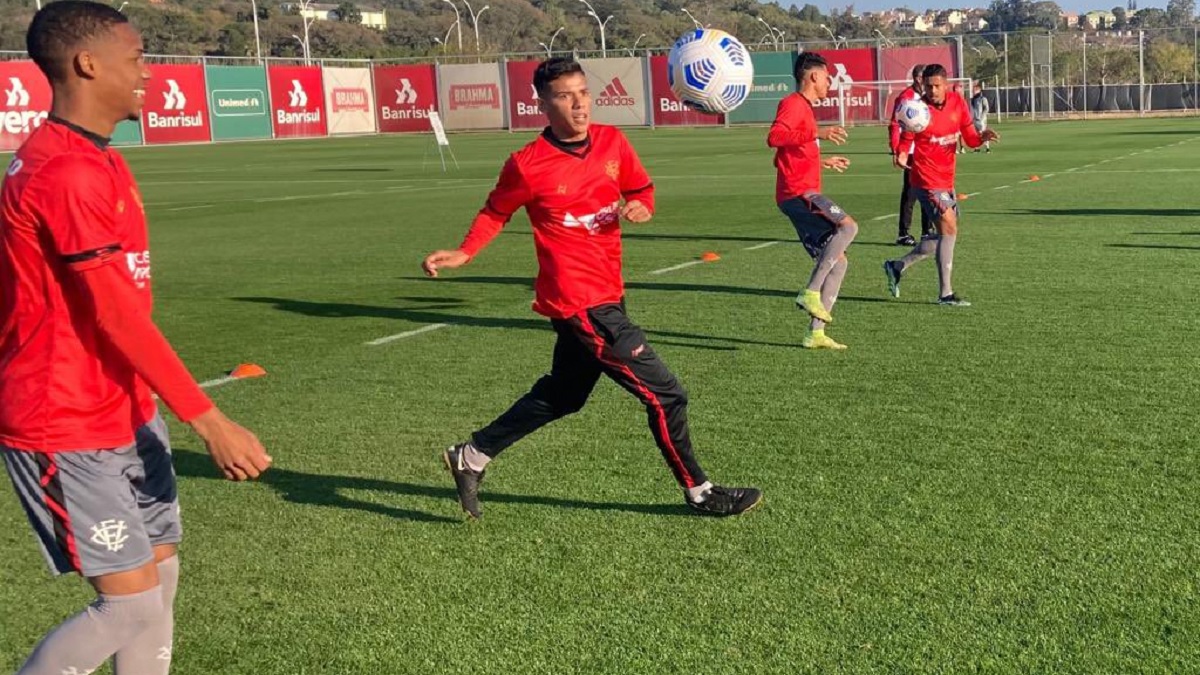 Vitória encerra preparação para jogo da volta contra o Grêmio