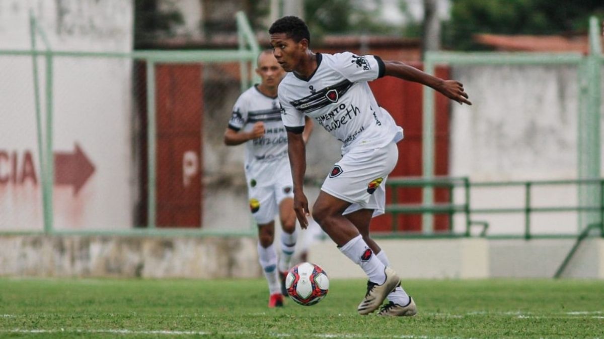 Botafogo-PB acerta empréstimo de promessa da base para o Palmeiras