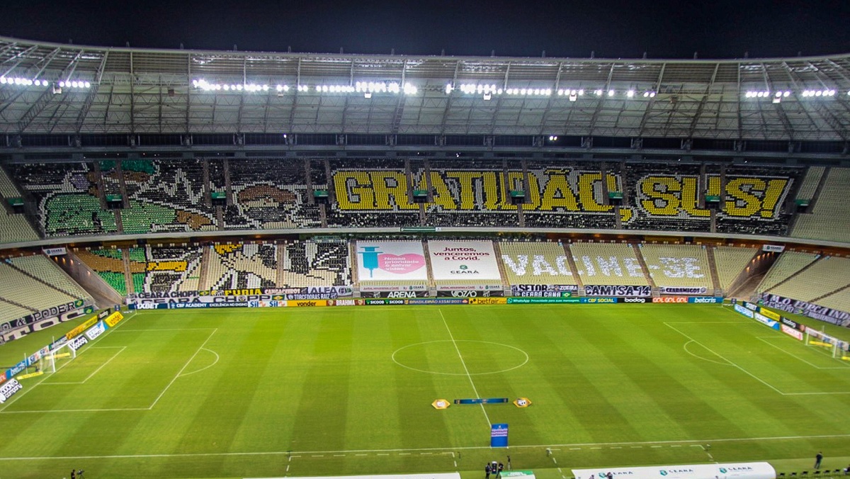 Ceará oferece mensalidades gratuitas a torcedores vacinados