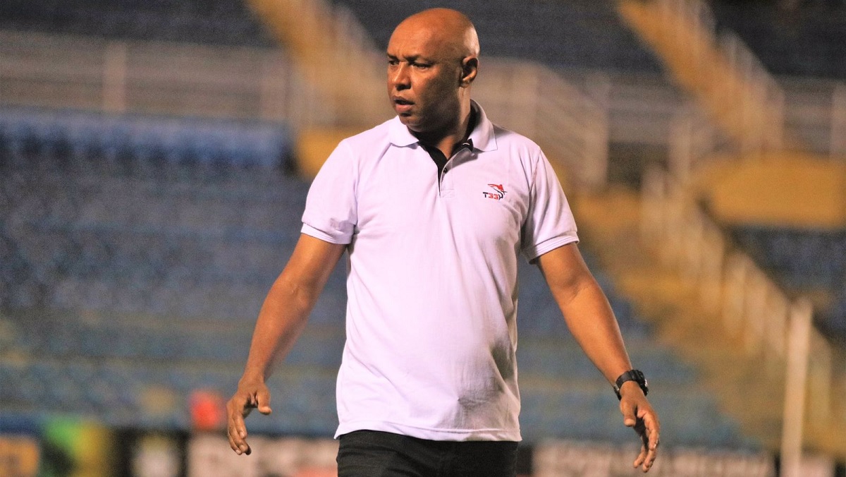Ferroviário anuncia a volta do técnico Anderson Batatais