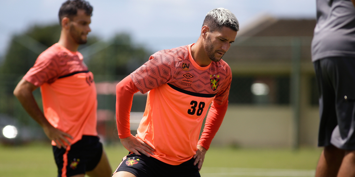 Diretoria do Sport tem conversa com Thiago Neves após post polêmico: ‘Expôs o clube’