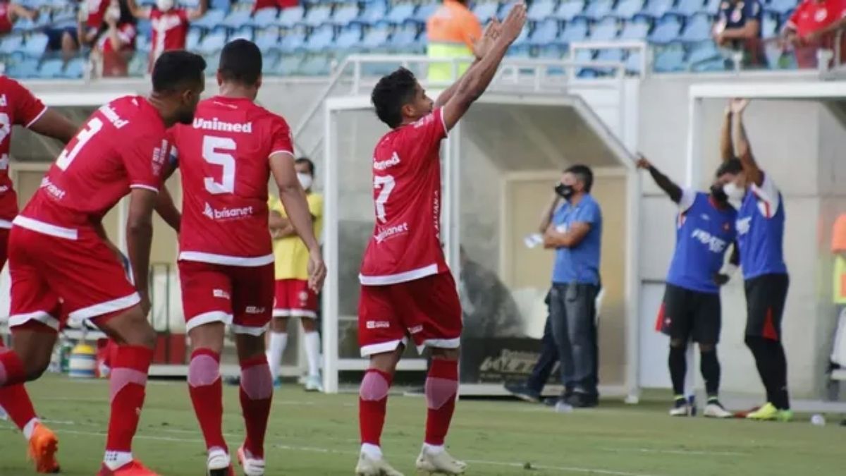 Com volta da torcida, América-RN vence Moto Club no jogo de ida das oitavas da Série D