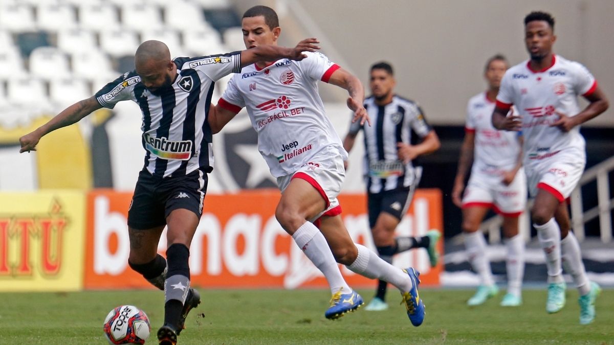 Náutico excede em passividade, perde de virada para o Botafogo e segue à deriva na Série B