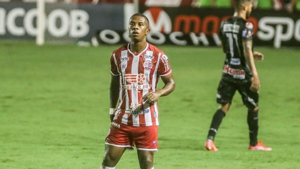De titular para o DM: Iago Dias sente lesão grau 1 na coxa e desfalca Náutico