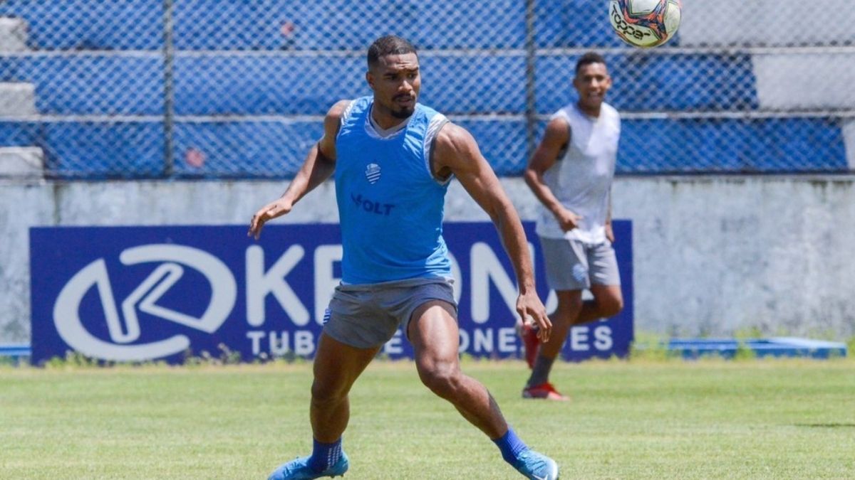CSA tem disputa por posição e muda para encarar o Vitória; veja a provável escalação