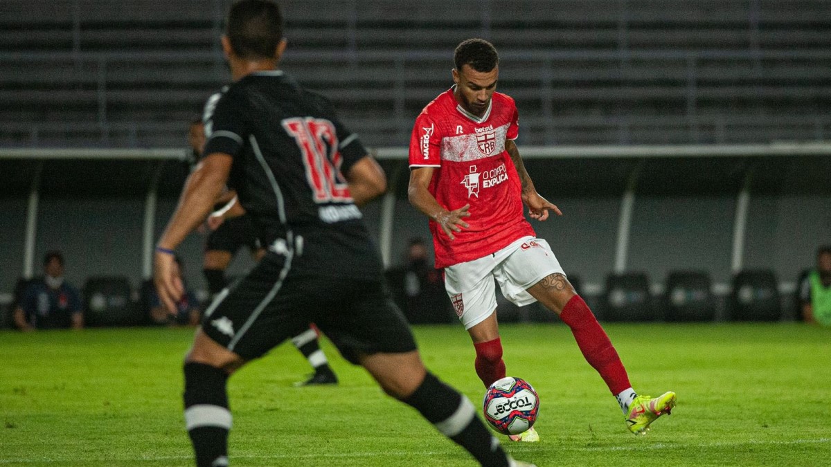 CRB oscila, mas busca empate no fim contra o Vasco pela Série B