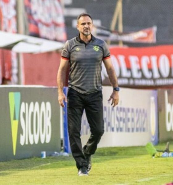 Wagner Lopes, técnico do Vitória