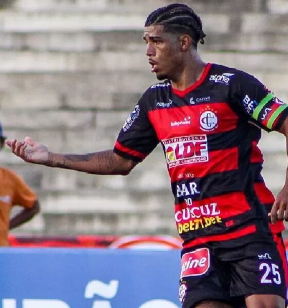 Rafinha fica no Campinense