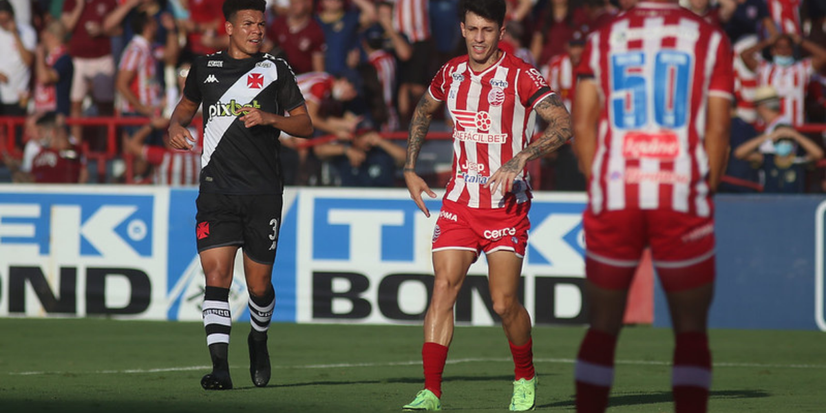 Vídeo: assista aos gols do empate do Náutico contra o Vasco, nos Aflitos, pela Série B
