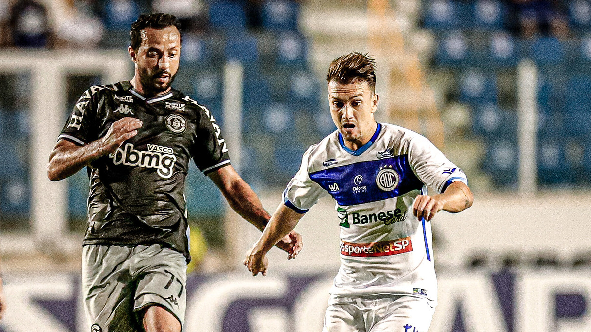Com lance polêmico de pênalti, Confiança perde para o Vasco e encerra série invicta na Série B